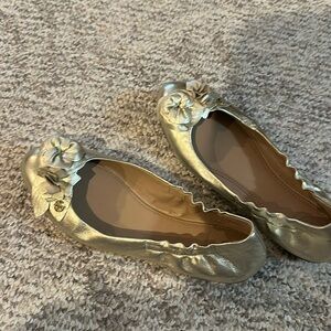Fabulous gold, Tory Burch, ballet slippers. Size 7